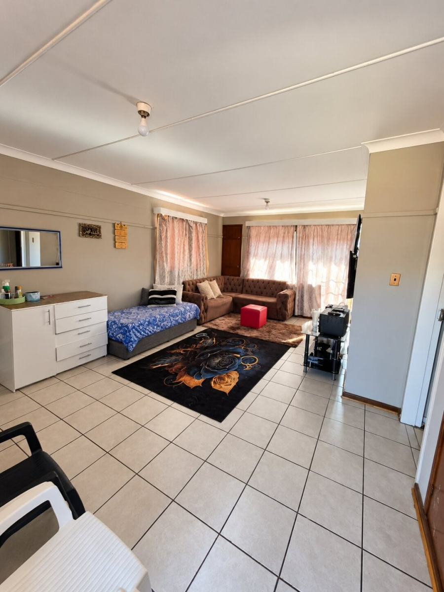 To Let  Bedroom Property for Rent in Navalsig Free State